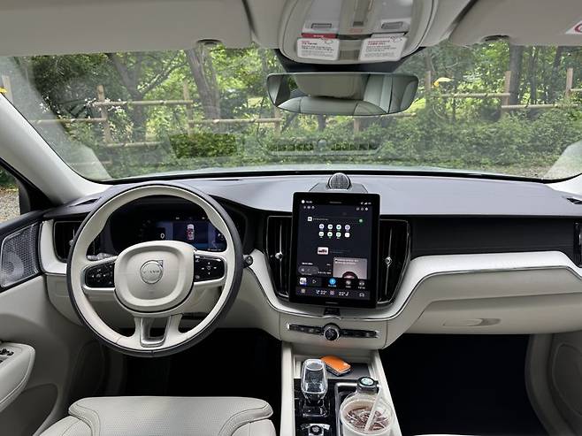 볼보자동차의 신형 XC60의 내부. 정원일 기자