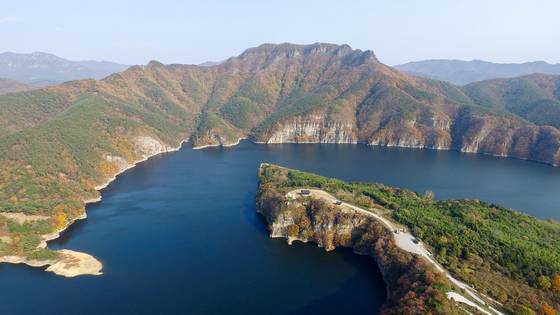 무등산권 세계지질공원 중 한 곳인 전남 화순군의 적벽. 중앙포토