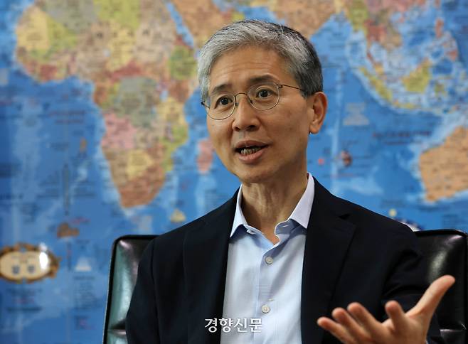 김정섭 세종연구소 수석연구위원이 지난 8월 5일 서울 종로구 세종연구소 연구실에서 주간경향과 인터뷰를 하고 있다. 서성일 선임기자