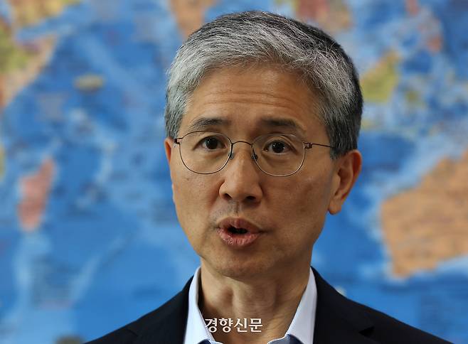 김정섭 세종연구소 수석연구위원이 지난 8월 5일 서울 종로구 세종연구소 연구실에서 주간경향과 인터뷰를 하고 있다. 서성일 선임기자