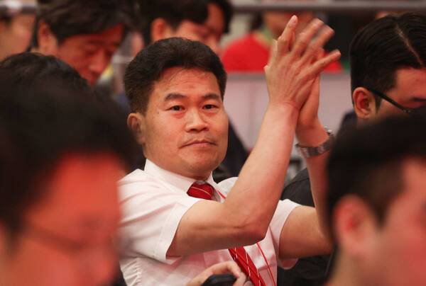 한국사 강사 전한길 씨가 지난 8일 대구 북구 엑스코에서 열린 국민의힘 제6차 전당대회 대구·경북 합동연설회에 참석한 모습. 연합뉴스