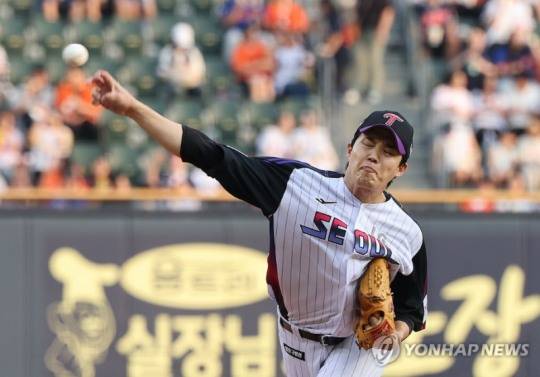 LG 선발 투수 임찬규가 역투하고 있다. / 사진=연합뉴스