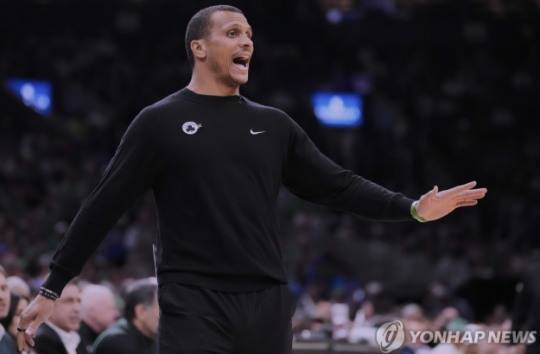 보스턴 셀틱스의 조 매줄라 감독. 사진[AP=연합뉴스]