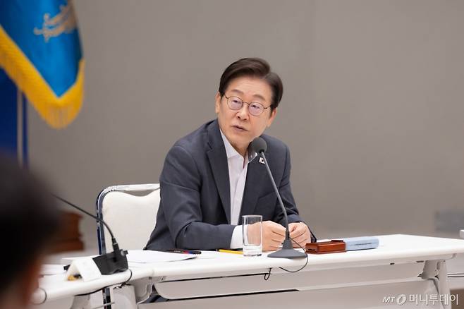 (서울=뉴스1) 이재명 기자 = 이재명 대통령이 1일 서울 용산 대통령실 청사에서 열린 전국 시·도지사 간담회에서 발언을 하고 있다. (대통령실 제공. 재판매 및 DB금지) 2025.8.1/뉴스1  Copyright (C) 뉴스1. All rights reserved. 무단 전재 및 재배포,  AI학습 이용 금지. /사진=(서울=뉴스1) 이재명 기자