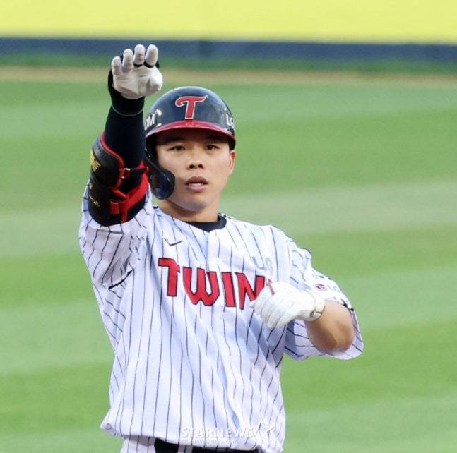 2회 2타점 적시타를 때려낸 문성주. /사진=강영조 선임기자