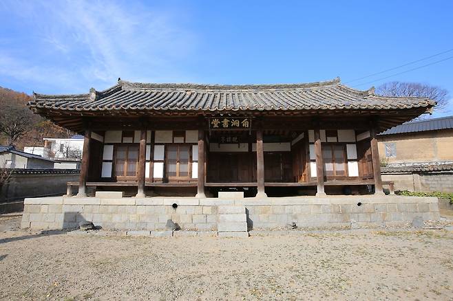 녹동서당(만서정)  (칠곡=연합뉴스) 회당 장석영 선생이 칠곡군 기산면 각산리에 설립한 강학 공간인 녹동서당 모습. 창건 당시는 '만서정(晩棲亭)'이었다. 2025.8.8 [장세민씨 제공. 재판매 및 DB 금지]
