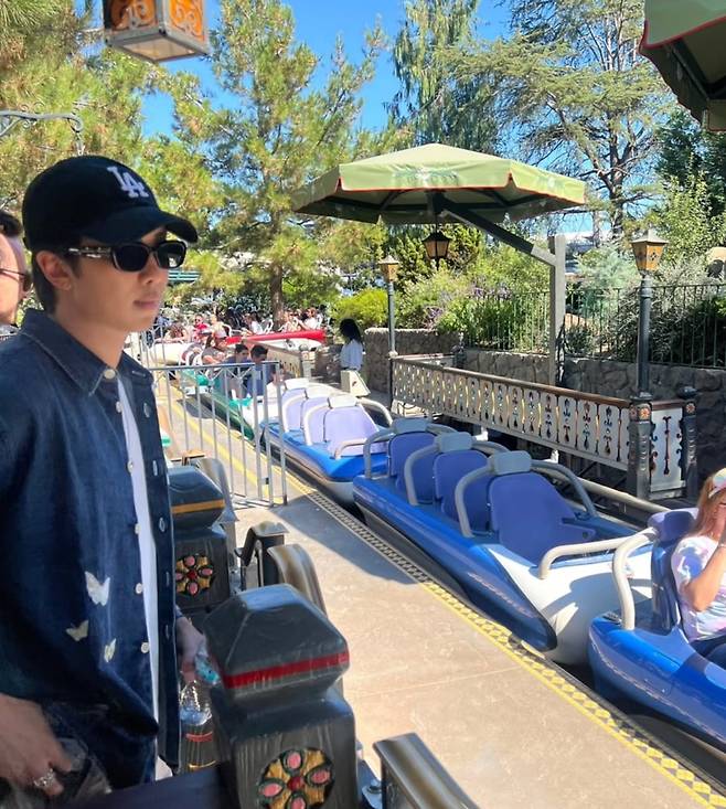 사진 = RM 인스타그램