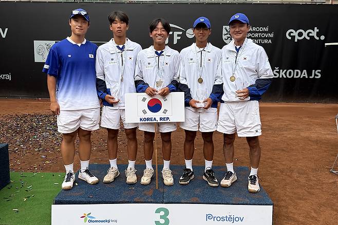 한국 U14 남자 테니스 대표팀.(대한테니스협회 제공)