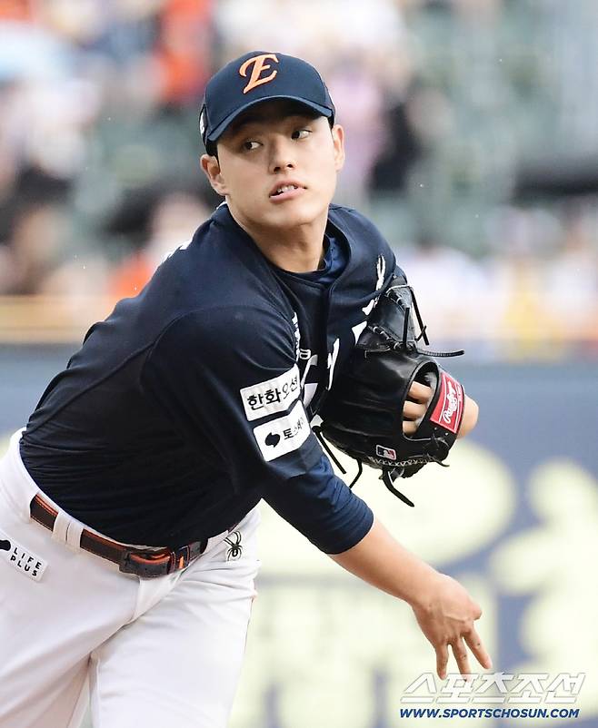 22일 잠실야구장에서 열린 KBO리그 두산과 한화의 경기. 선발 투구하고 있는 한화 문동주. 잠실=송정헌 기자songs@sportschosun.com/2025.07.22/