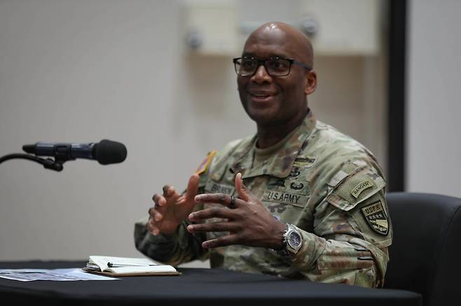 제이비어 브런슨 주한미군사령관이 지난 8일 경기 평택 험프리스 미군기지에서 기자간담회를 하고 있다. (주한미군 사령부 제공) 2025.8.10