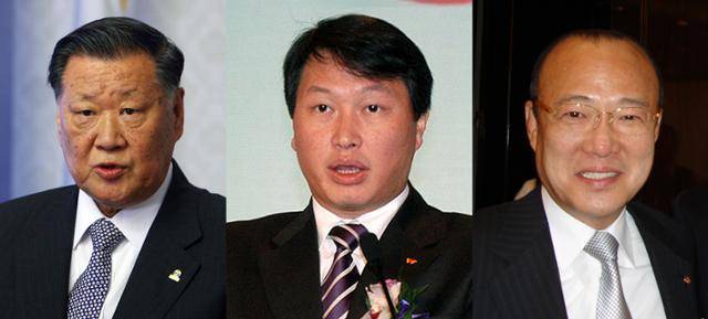 2008년 8월 15일 광복절 건국 60주년 경축 기념 특사로 특별 사면된 정몽구(왼쪽) 현대차그룹 회장과 최태원(가운데) SK그룹 회장, 김승연 한화그룹 회장. 한국일보 자료사진
