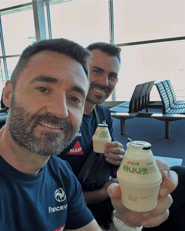 프랑스 여자배구대표팀을 지휘하는 세자르 감독이 진주 국제여자배구대회를 앞두고 한국 땅을 밟았다./세자르 감독 SNS