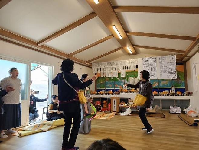 [서울=뉴시스] 제주 구좌읍 김녕리 해녀굿 세경놀이 (사진=국립민속박물관 제공) 2025.08.10. photo@newsis.com *재판매 및 DB 금지