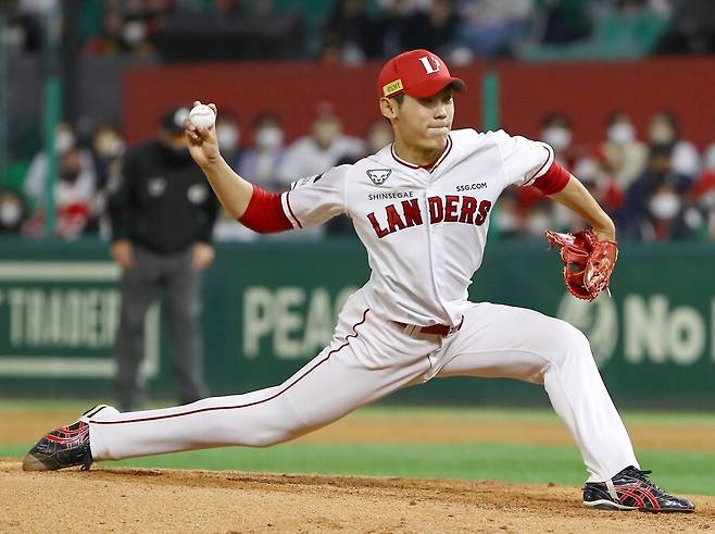 ▲ 예상보다 컨디션을 빨리 끌어올린 윤태현은 다음 주말부터 2군 경기에 나서 실전 테스트를 시작한다 ⓒSSG랜더스