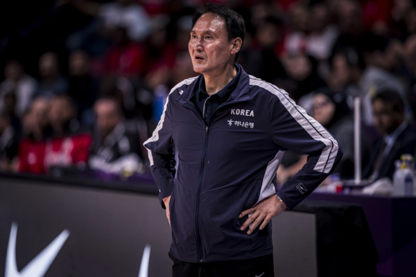 한국 대표팀 안준호 감독. 사진 | FIBA