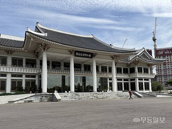8일 오전 방문한 국립광주박물관. 한 시민이 박물관으로 들어가고 있다.