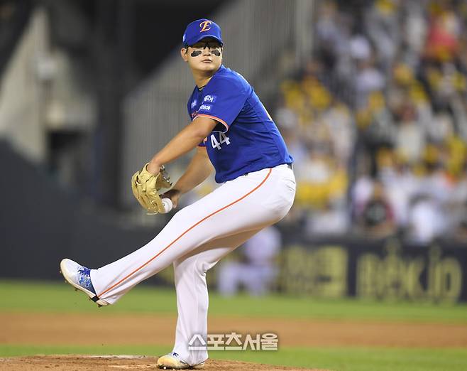 한화 투수 김서현이 8일 서울 잠실구장에서 열린 2025 KBO리그 LG와 경기 9회 역투하고 있다. 잠실 | 최승섭기자 thunder@sportsseoul.com