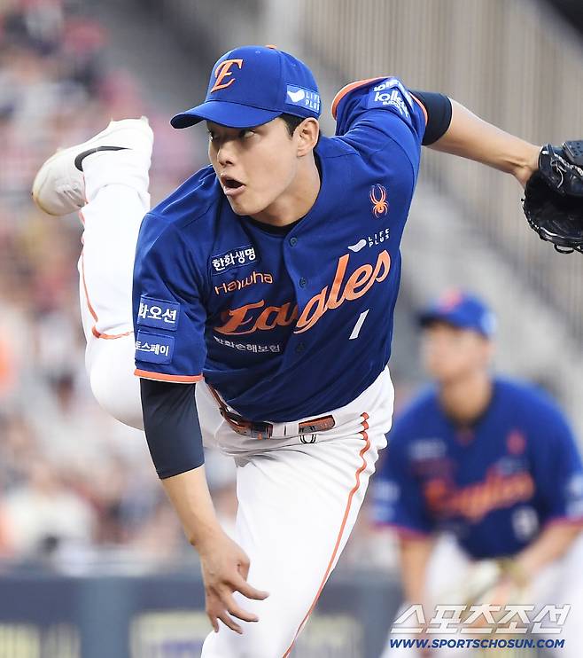 10일 서울 잠실구장에서 열린 한화-LG전. 한화 선발투수 문동주가 역투하고 있다. 잠실=정재근 기자 cjg@sportschosun.com/2025.8.10/