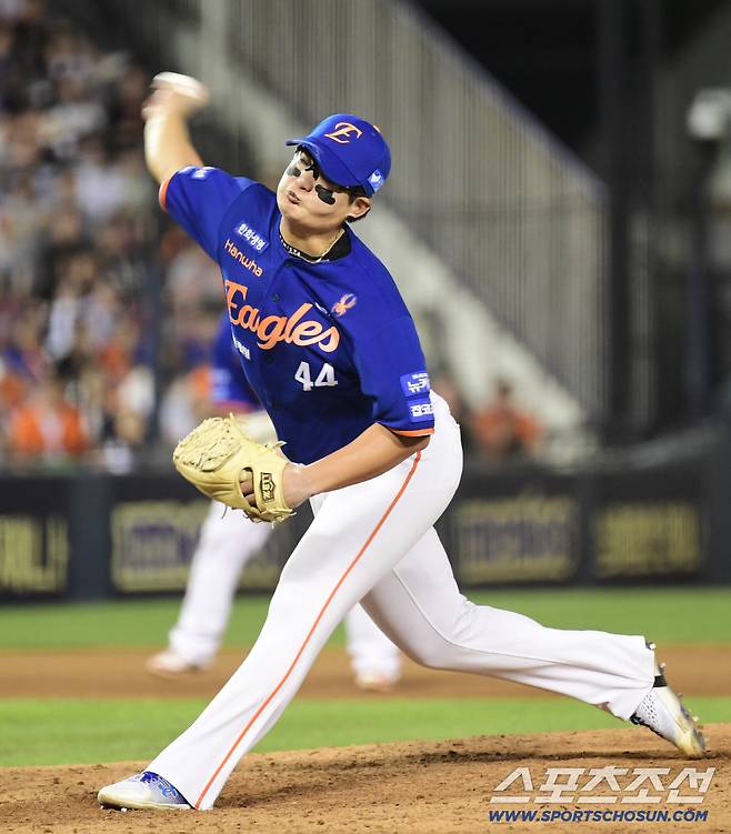 8일 잠실야구장에서 열린 LG와 한화의 경기. 투구하고 있는 한화 김서현. 잠실=송정헌 기자songs@sportschosun.com/2025.08.08/