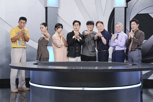 방송인 김동현, 가수 소유, 배우 박하선, 방송인 김성주, 황성규 PD, 프로파일러 표창원 권일용, 이대우 형사가 11일 오후 2시 경기도 고양시 일산동구 MBC드림센터에서 진행된 MBC 에브리원 예능프로그램 '히든아이' 1주년 기념 기자간담회에 참석했다. /MBC플러스