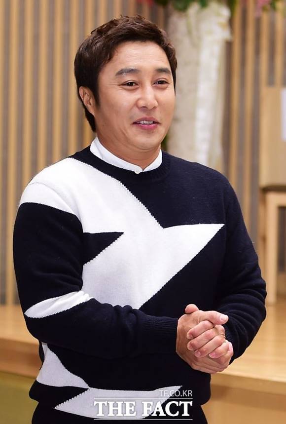 방송인 김병만이 전처 A씨의 입양 딸 B씨 파양 선고와 관련해 추가 입장을 전하며 "판결문의 해석에서 온 차이이며 이 해석에 대해 혼란을 드린 부분이 있다면 유감스럽게 생각한다"고 덧붙였다. /더팩트 DB