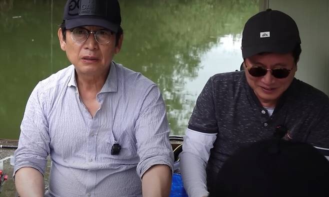 10일 공개된 영상에서 강선우 더불어민주당 의원에 대해 발언하고 있는 유시민 작가(왼쪽). 유튜브 채널 ‘유시민낚시아카데미’ 갈무리