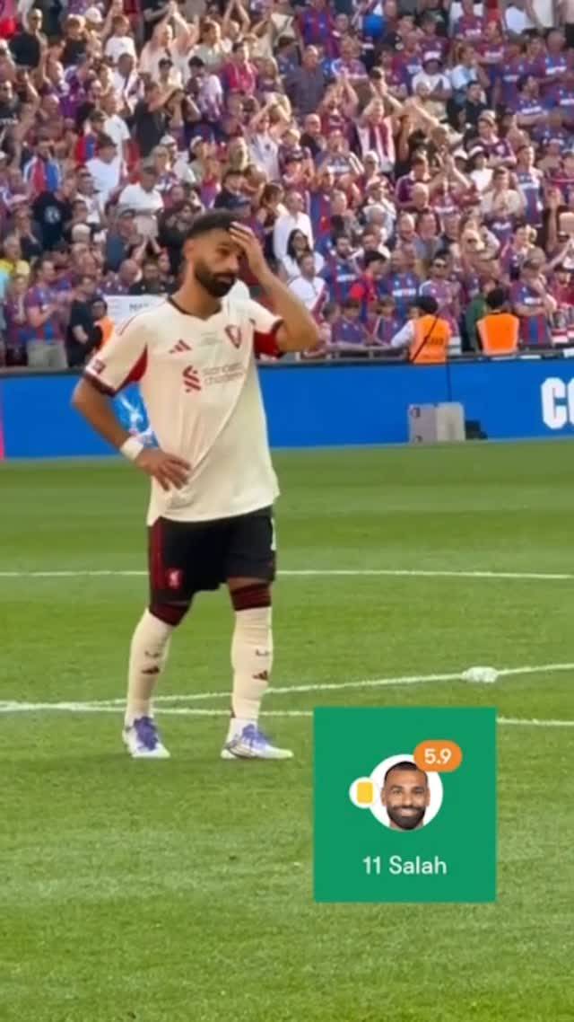 리버풀 살라가 11일 영국 런던의 웸블리에서 끝난 팰리스와의 2025 FA 커뮤니티 실드 결승전 승부차기 실축 뒤 아쉬워하고 있다. 축구 통계 매체 폿몹은 이날 풀타임 소화한 그에게 팀 내에서 가장 낮은 평점인 5.9점을 줬다. 사진=ESPN