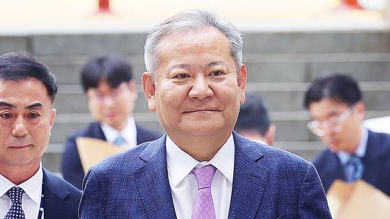 이상민 전 행정안전부 장관이 지난달 31일 오후 서울 서초동 서울중앙지법에서 열린 구속전피의자 심문(영장실질심사)에 출석하고 있다. 장진영 기자