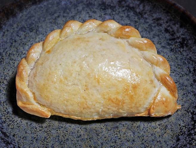 Empanada served at Spatula by Haevichi [PARK SANG-MOON]