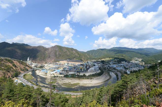 영풍 석포제련소 전경. 봉화군청 제공&nbsp;