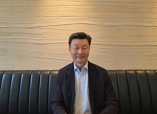 유윤상 전 총경이 지난달 28일 서울 여의도의 한 카페에서 국민일보와 인터뷰했다. 조민아 기자