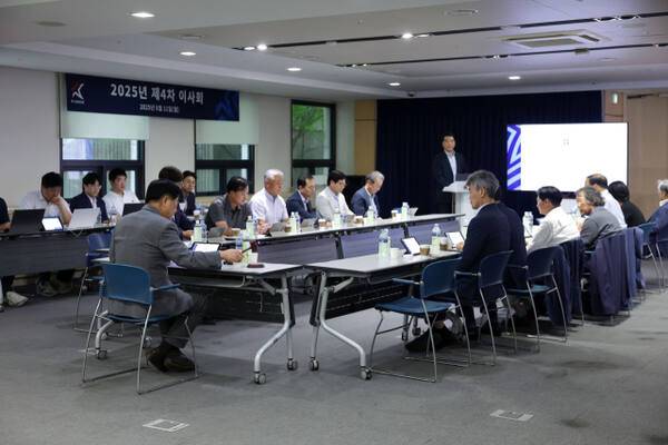 한국프로축구연맹이 11일 회의실에서 이사회를 열고 파주시민축구단의 2026시즌 K리그2 승격 문제를 심의하고 있다. 한국프로축구연맹 제공
