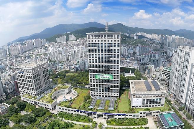 부산시는 코트라 부산지원단과  오는 10월 톈진·선전 지역에 파견할 ‘중국 스마트 제조 시장 무역사절단’ 참가기업을 모집한다. [부산광역시 제공]