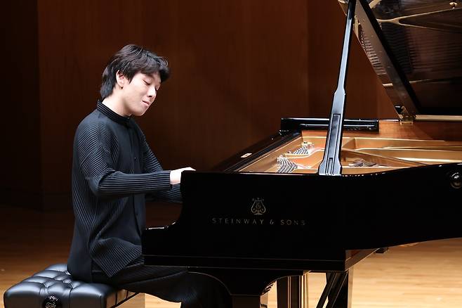 만 17세에 프랑스 롱티보 콩쿠르에서 우승한 피아니스트 김세현의 리사이틀 [예술의전당 제공]