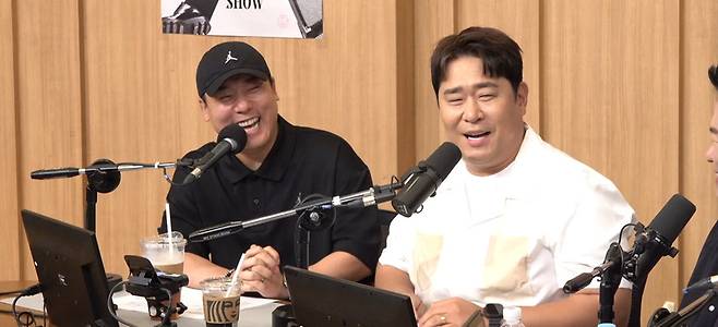 왼쪽부터 최성민 문세윤/SBS 파워 FM ‘두시탈출 컬투쇼’ 캡처