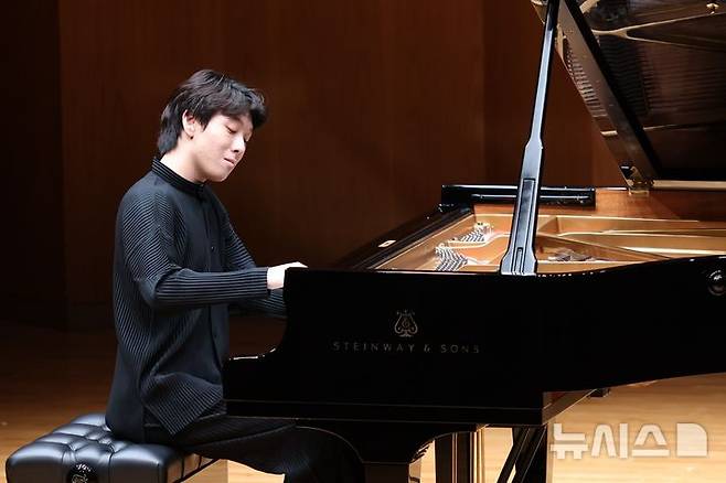 [서울=뉴시스]지난 8일 서울 예술의전당에서 피아니스트 김세현이 독주회를 열었다. (사진=예술의전당 제공)