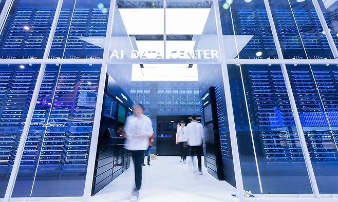 인공지능(AI) 모델 개발에는 AI 데이터센터와 같은 인프라가 필수다. 사진은 SK AI 데이터센터 모습. SK 제공