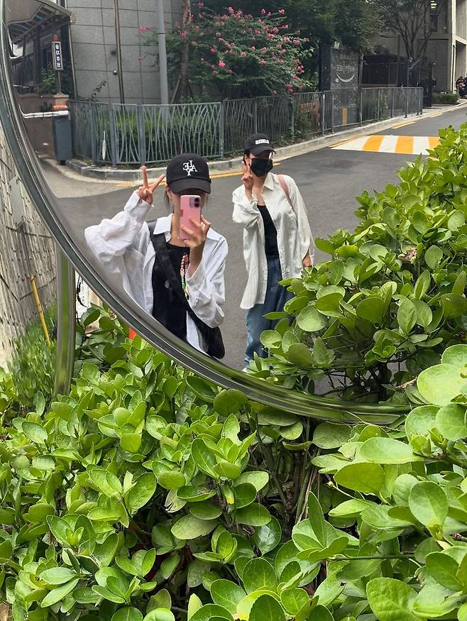 송지효 지예은 / 사진=송지효 인스타그램