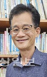 ▲ 김시민(사진) 시인