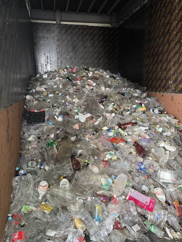 제주시가 수집한 투명 페트병.