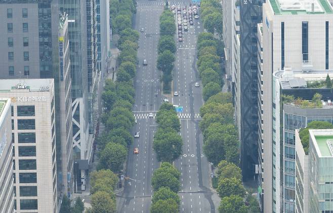 본격적인 여름 휴가철을 맞은 3일 서울 강남구 테헤란로가 비교적 한산한 모습을 보이고 있다. (사진=연합뉴스)