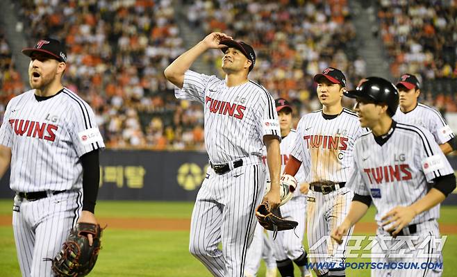 9일 잠실구장에서 열린 LG 트윈스와 한화 이글스의 경기. 승리한 LG 치리노스가 기뻐하고 있다. 잠실=박재만 기자 pjm@sportschosun.com/2025.08.09/