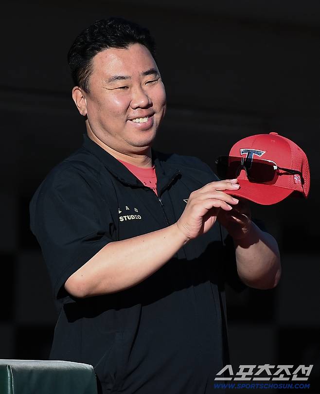 27일 부산 사직구장에서 열린 KIA와 롯데의 경기. KIA 이범호 감독이 경기를 준비하고 있다. 부산=정재근 기자 cjg@sportschosun.com/2025.7.27/