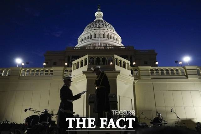 미국 의회가 지난해 무산된 생물보안법을 다시 꺼내 들었다. 사실상 중국 바이오기업과의 거래를 제한하는 내용으로, 국내 바이오 업계에 어떤 영향을 미칠지 관심이 쏠린다. /AP. 뉴시스