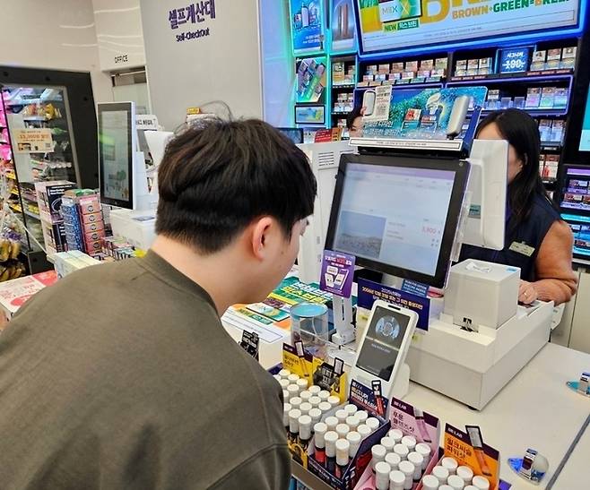 토스의 안면 결제 서비스인 페이스페이.