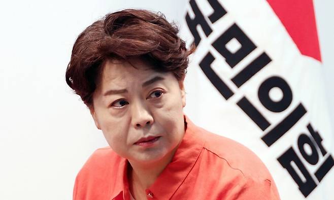 윤희숙 국민의힘 혁신위원장이 지난달 16일 서울 여의도 중앙당사에서 나경원·윤상현·장동혁·송언석 의원에 대한 거취 결정 요구 등 인적 쇄신 방안을 밝히는 기자간담회를 하고 있다. 연합뉴스