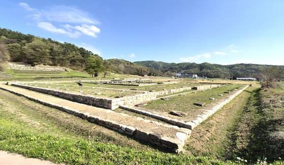 부론면 법천사지. 절터가 넓어 이 지역의 경제적 토대가 든든했음을 짐작할 수 있다. [사진 김정탁]