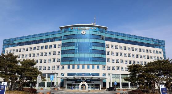 충남경찰청은 충남의 한 고등학교에서 여러 명의 학생이 1명을 집단으로 괴롭히고 성추행했다는 고소장을 접수하고 수사에 착수했다. [사진 충남경찰청]