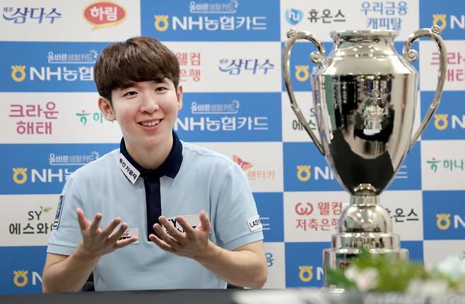 ‘일본 3쿠션 기대주’ 모리 유스케(에스와이)가 일본 국적 선수로는 최초로 PBA 정상을 밟았다. PBA 제공