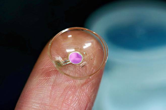 무선 OLED 콘택트렌즈. KAIST